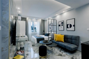 APARTMENT IN THE HEART OF THE CITY 2